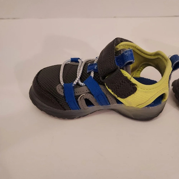 Carter's Baby Boy Blue, Green and Gray Ocean Lighted Sandals in Size 5 - Picture 6 of 12